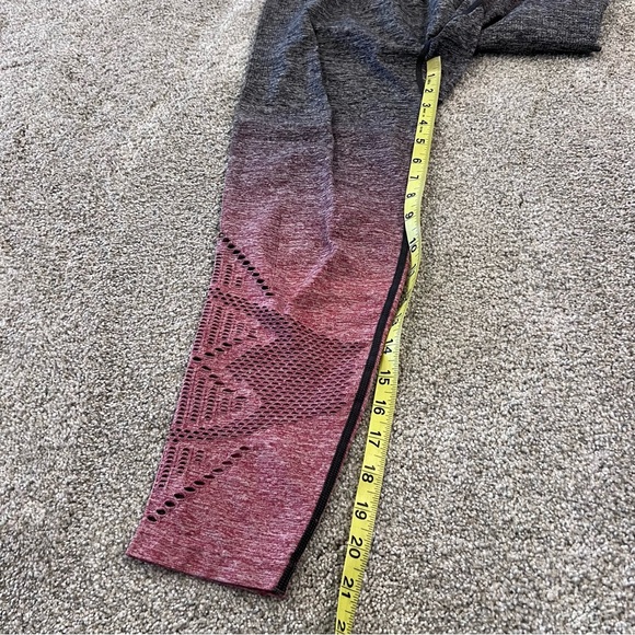 Pink Victoria's Secret Cool & Comfy Fit Leggings Crop Ombre Gray Pink Women's M, - Picture 8 of 16
